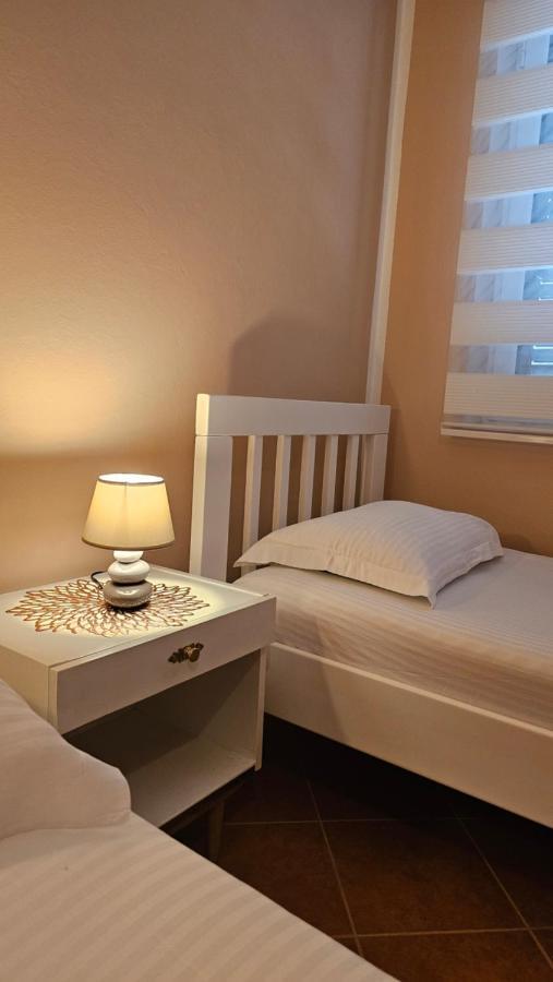 Lav Apartments Herceg Novi Exteriör bild