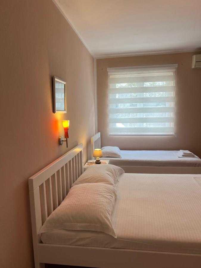 Lav Apartments Herceg Novi Exteriör bild