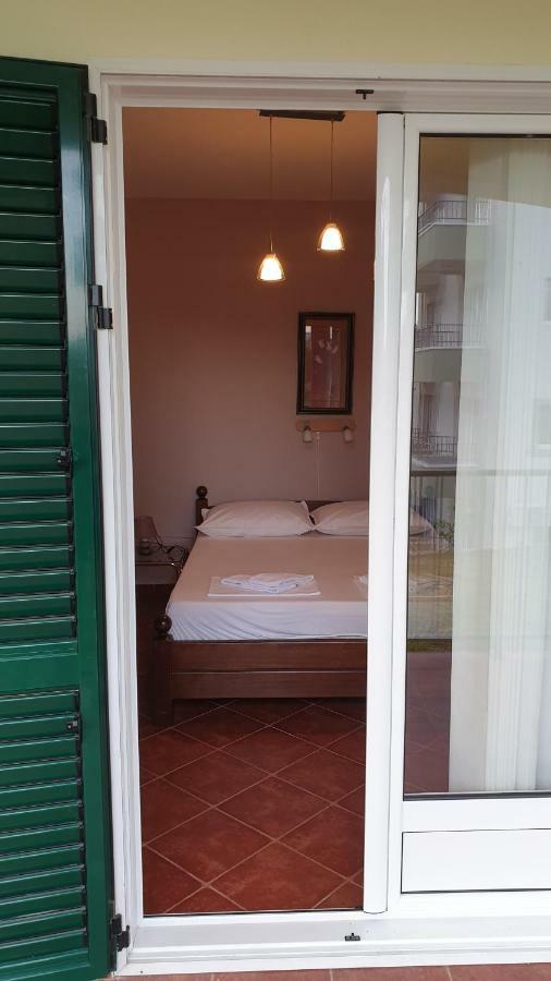 Lav Apartments Herceg Novi Exteriör bild